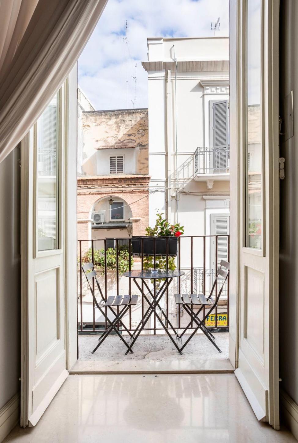Dimora Bormioli Apartment Bari Bagian luar foto